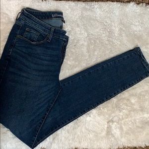 Medium wash skinny jeans